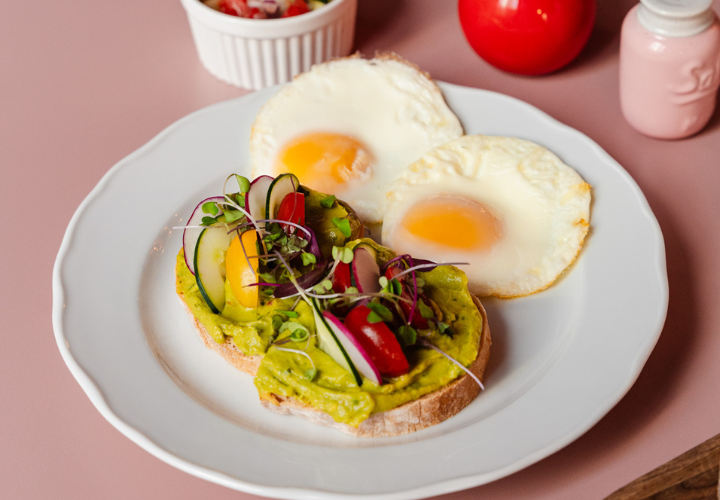 Healthy breakfast in Miami with Mediterranean ingredients at Bobe Kitchen & Baker