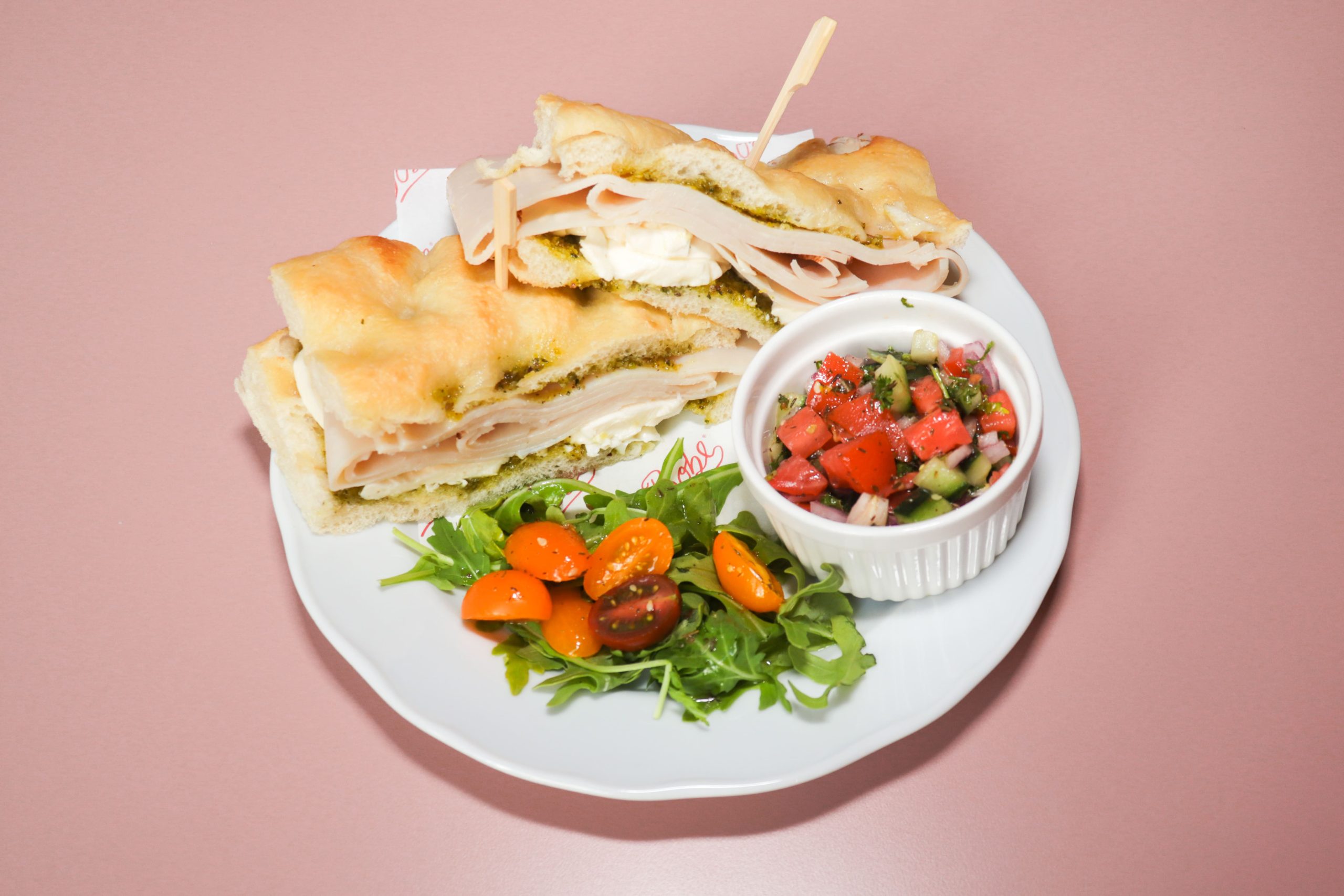 Balanced lunch bowl at Bobe Kitchen during a Downtown Miami lunch break boosting productivity