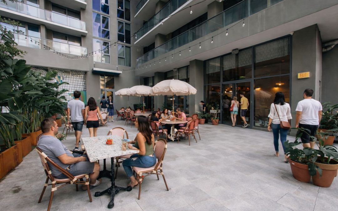 Downtown Miami’s Hidden Garden: A Quiet Lunch Spot with Outdoor Seating