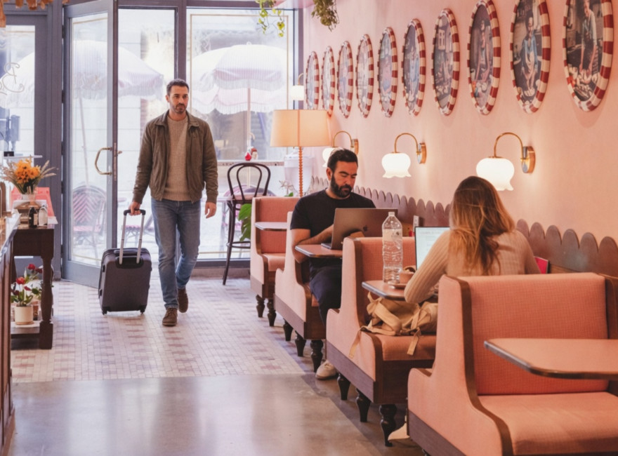secure luggage storage Miami
